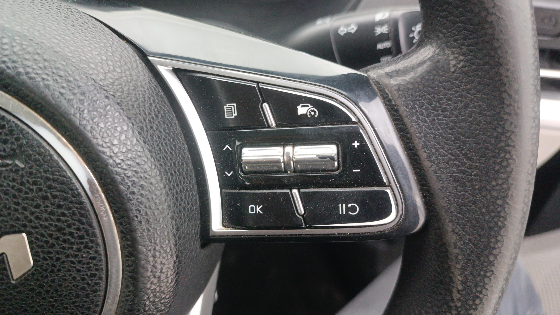 Used 2022 Kia Carens Used 2022 Kia Carens