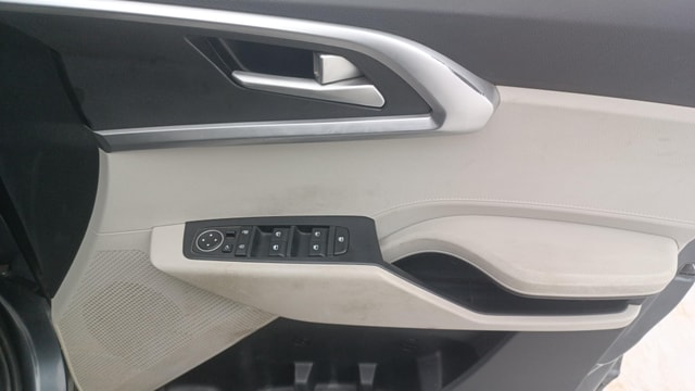 View Kia Carens Image 40 Used Kia Carens Image 40