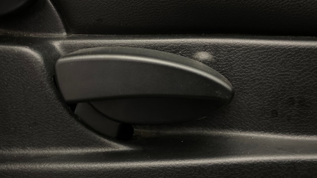 View Mahindra NuvoSport Image 19 Used Mahindra NuvoSport Image 19