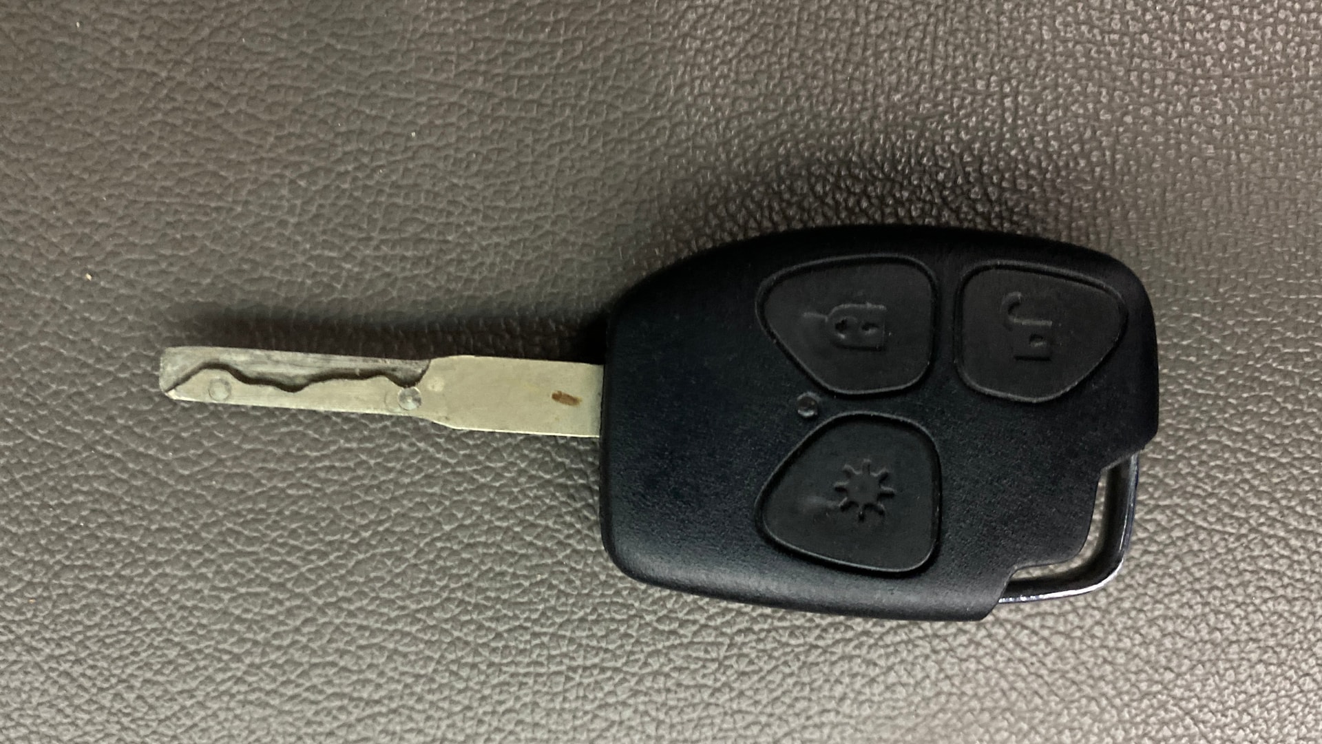 Used 2016 Mahindra NuvoSport Used 2016 Mahindra NuvoSport