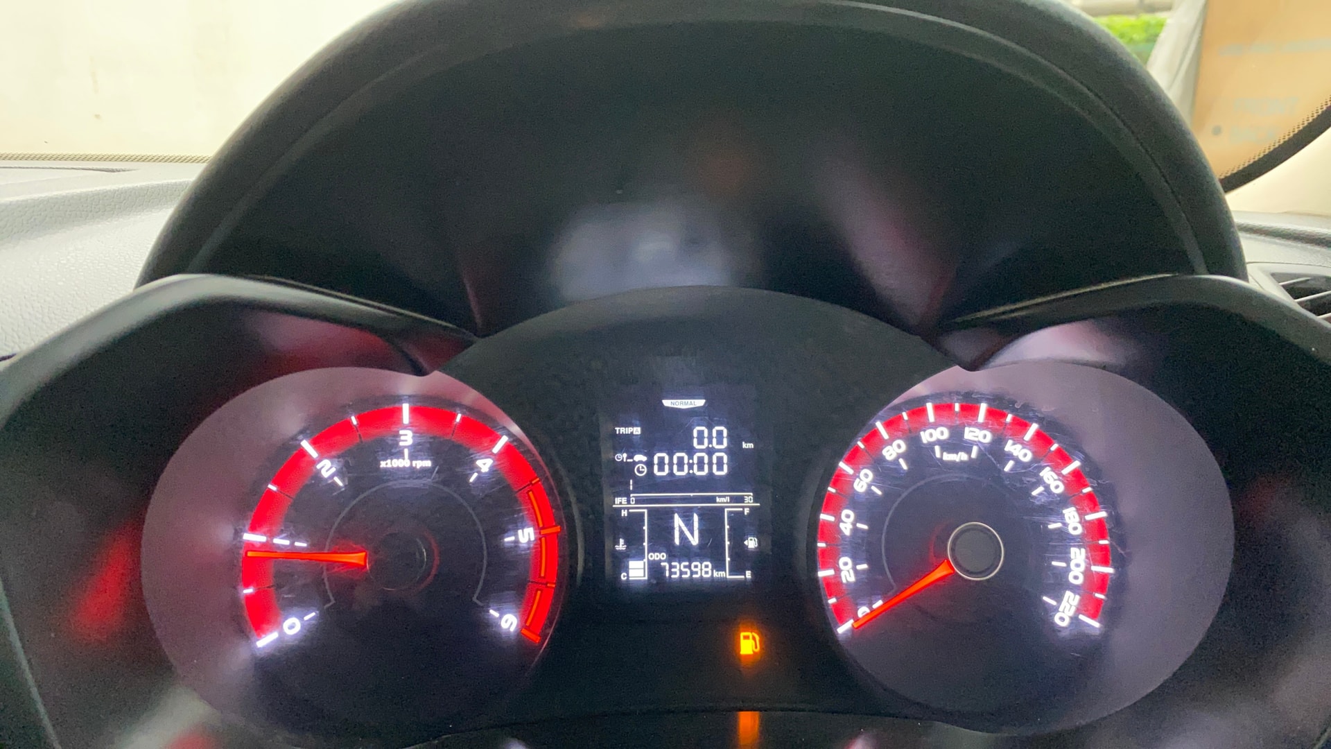 Used 2022 Mahindra XUV300 Used 2022 Mahindra XUV300