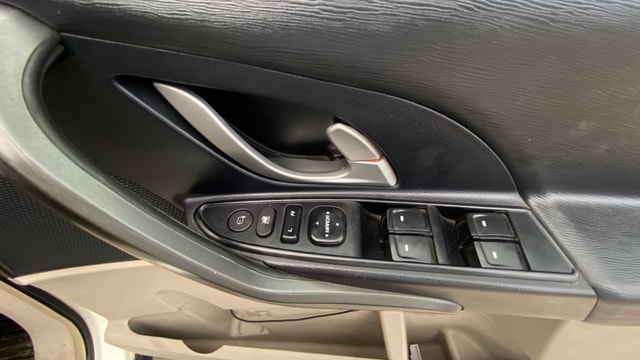 View Mahindra XUV500 Image 41 Used Mahindra XUV500 Image 41