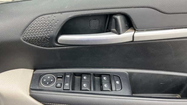 View Kia Sonet Image 35 Used Kia Sonet Image 35