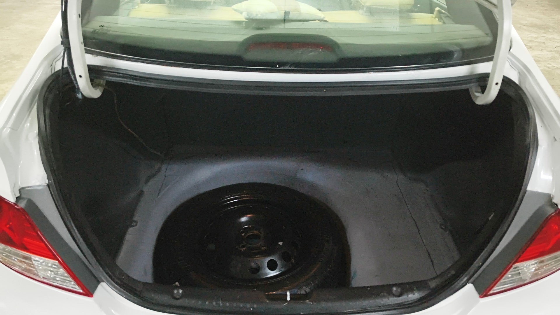 View 2014 Hyundai Fluidic Verna 1.6 CRDI SX Image 11 Used 2014 Hyundai Fluidic Verna 1.6 CRDI SX Image 11