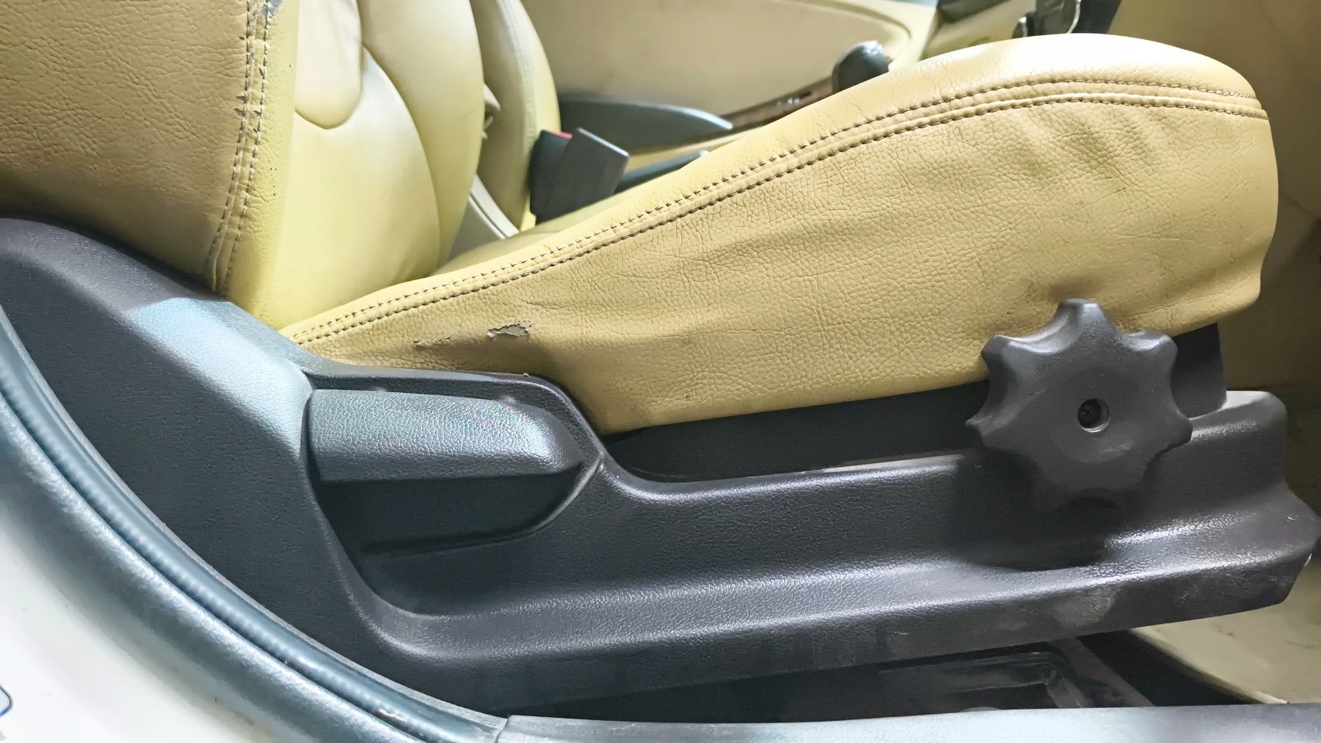 View 2014 Hyundai Fluidic Verna 1.6 CRDI SX Image 19 Used 2014 Hyundai Fluidic Verna 1.6 CRDI SX Image 19