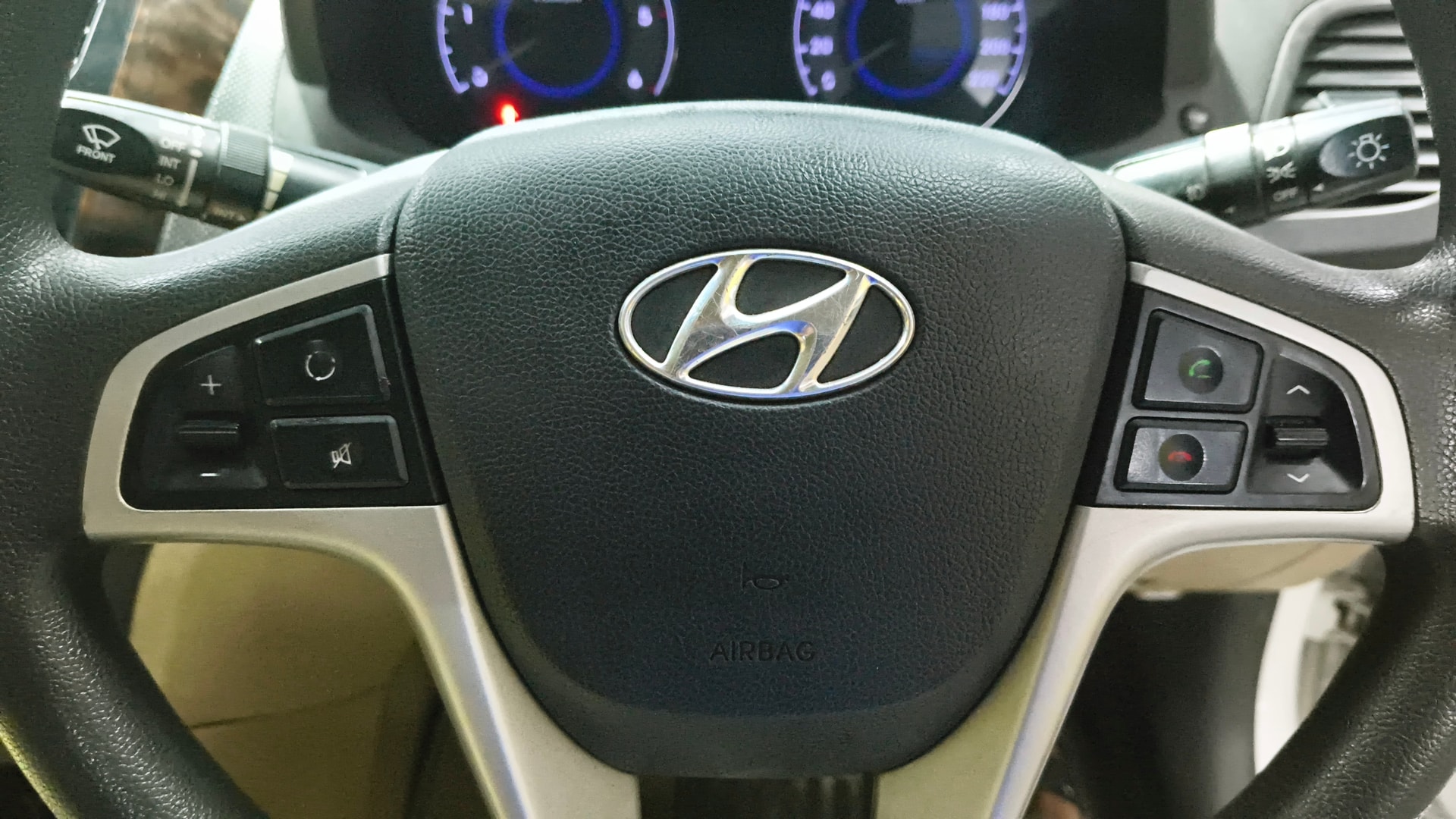 View 2014 Hyundai Fluidic Verna 1.6 CRDI SX Image 3 Used 2014 Hyundai Fluidic Verna 1.6 CRDI SX Image 3