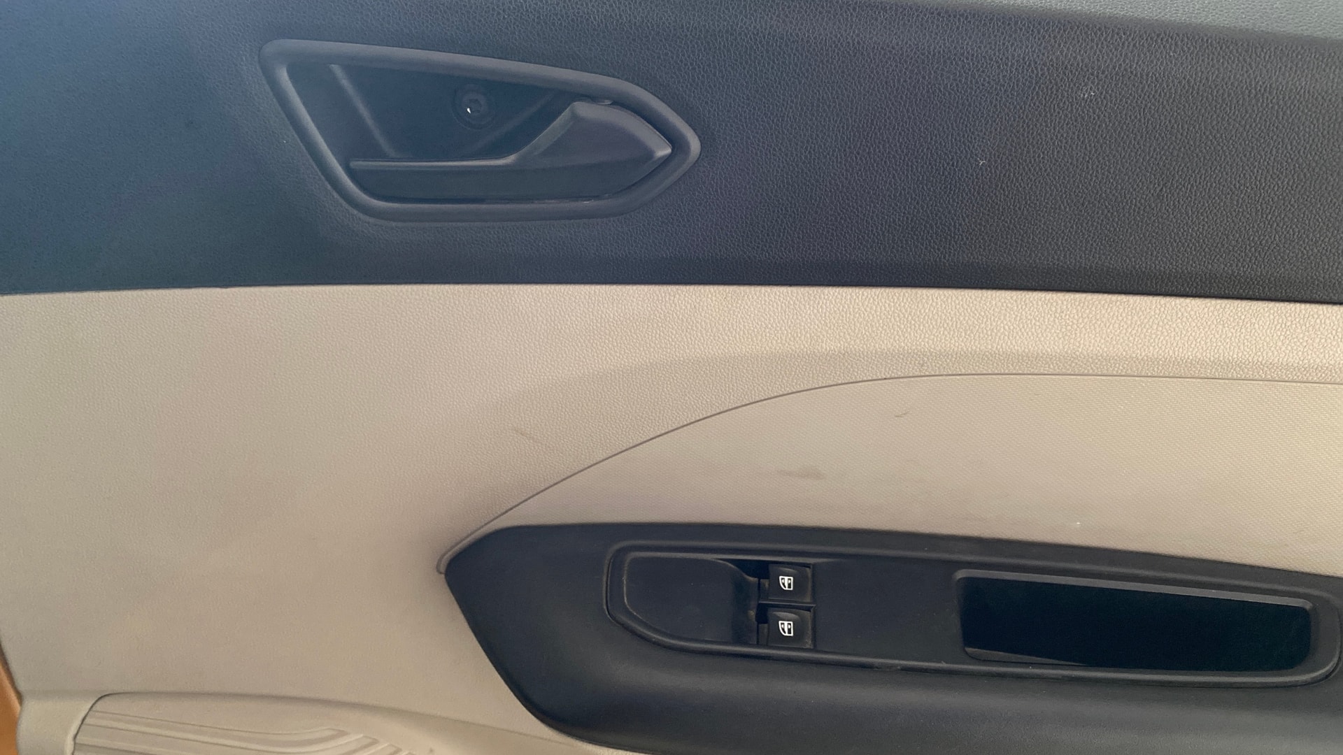 View 2020 Renault Triber RXE Image 33 Used 2020 Renault Triber RXE Image 33