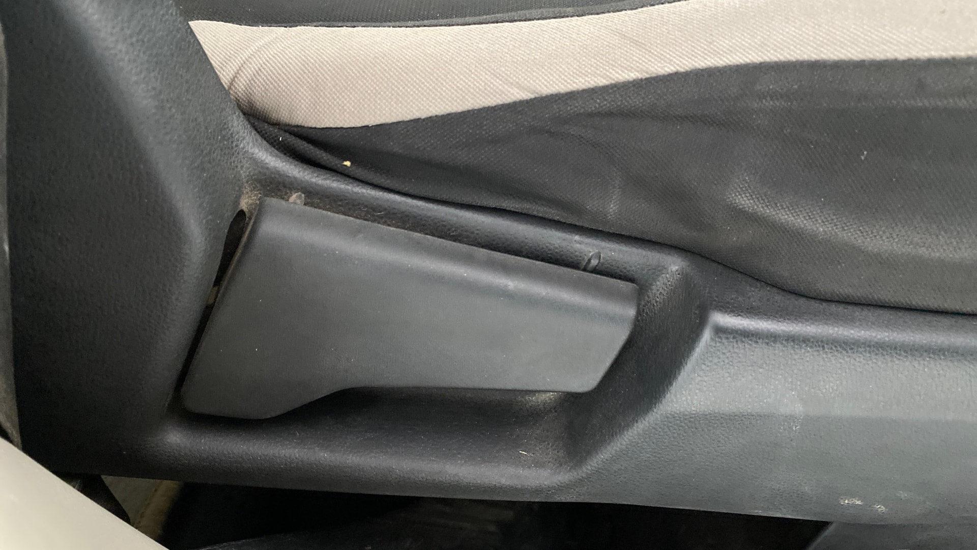 View 2020 Renault Triber RXE Image 19 Used 2020 Renault Triber RXE Image 19