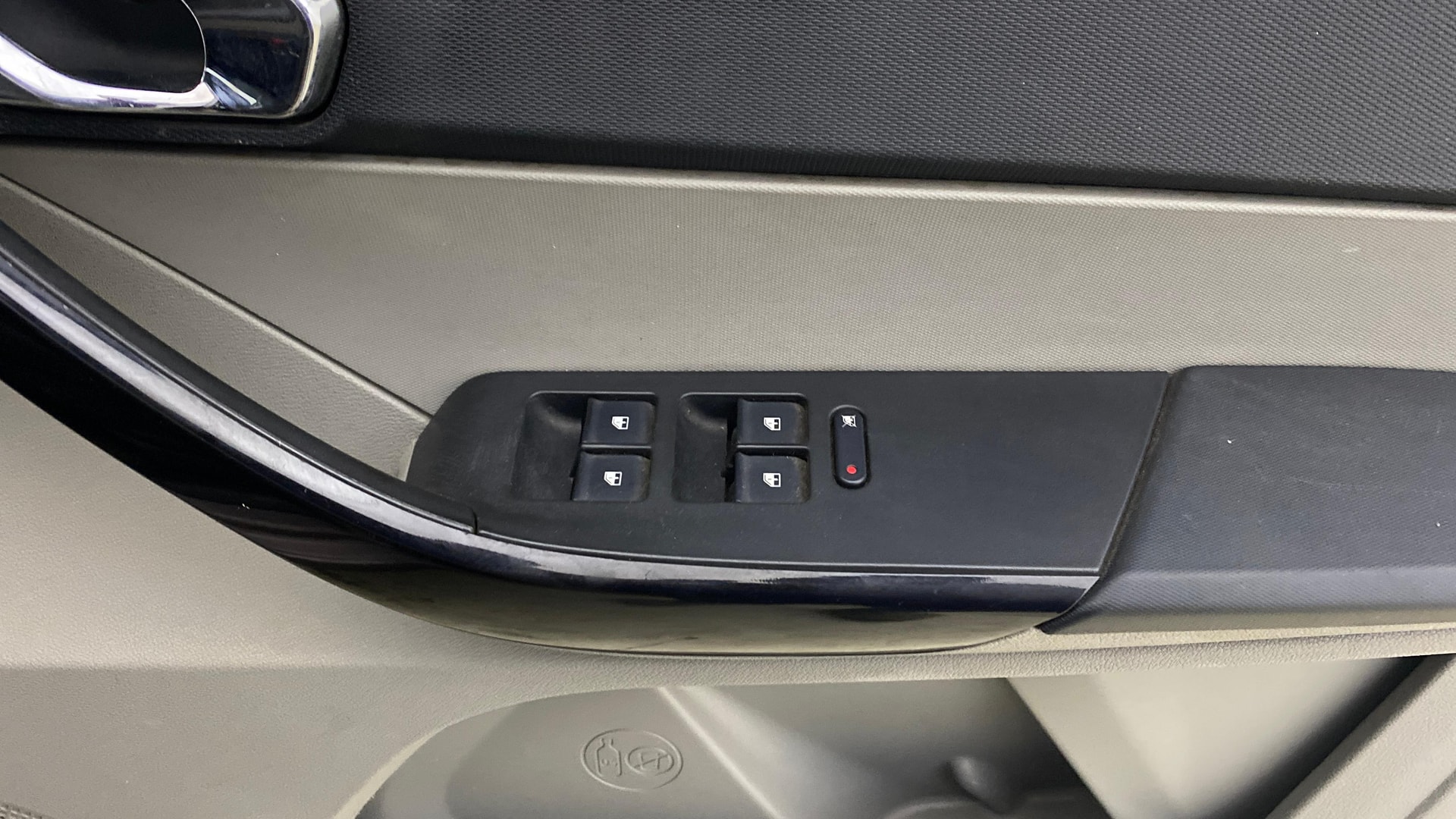 View 2017 Tata Tiago Revotorq XB Image 33 Used 2017 Tata Tiago Revotorq XB Image 33