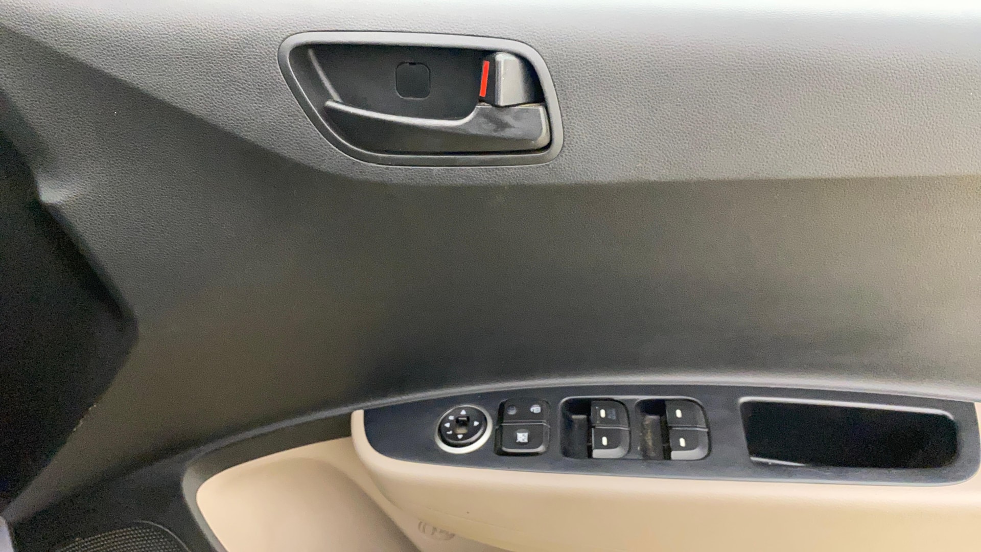View 2018 Hyundai Grand i10 1.2 Magna Petrol AT Image 32 Used 2018 Hyundai Grand i10 1.2 Magna Petrol AT Image 32