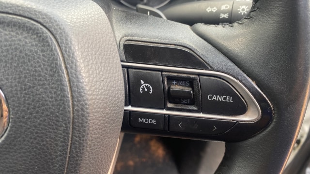 View Toyota Innova Hycross Image 3 Used Toyota Innova Hycross Image 3