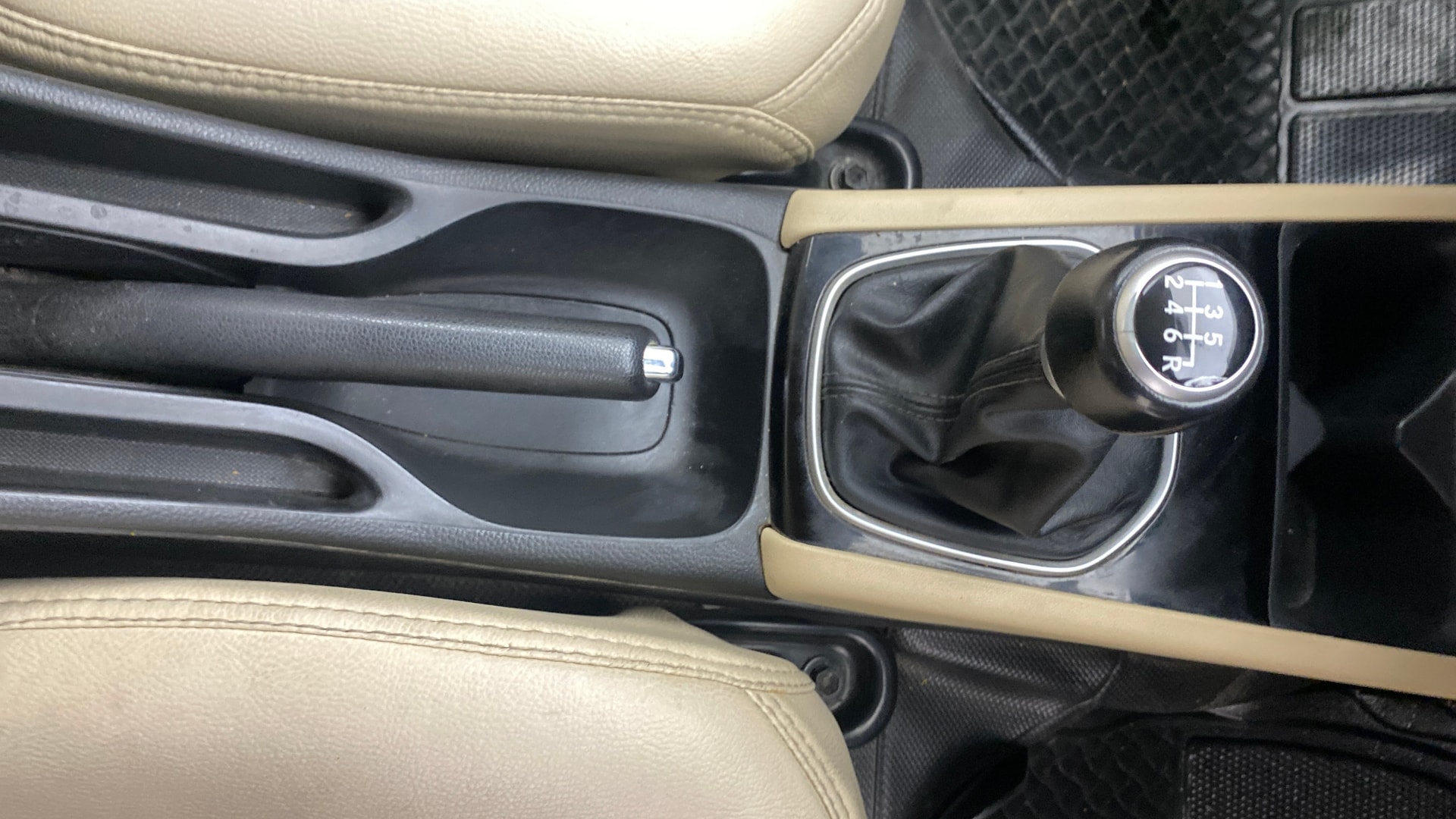 View 2022 Honda City ZX MT Diesel Anniversary Edition Image 40 Used 2022 Honda City ZX MT Diesel Anniversary Edition Image 40