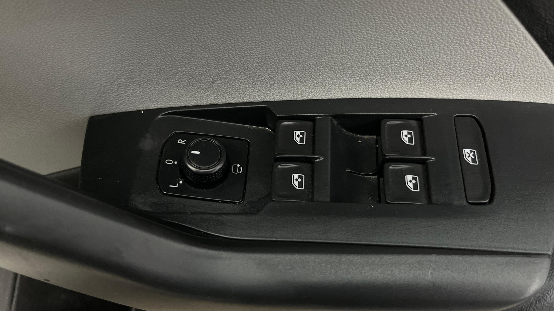 View 2021 Skoda Kushaq Style 1.0 TSI MT Image 40 Used 2021 Skoda Kushaq Style 1.0 TSI MT Image 40