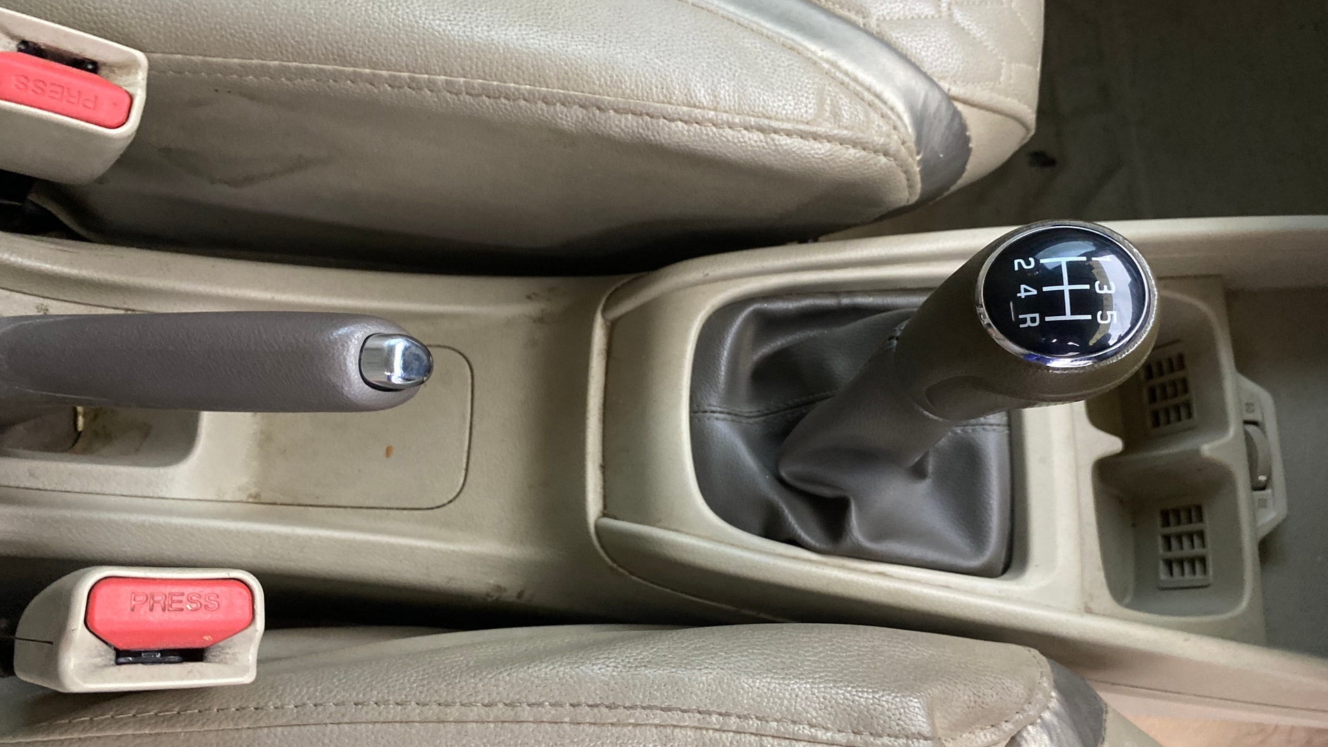 View 2020 Maruti Suzuki 1000 Base Variant Image 42 Used 2020 Maruti Suzuki 1000 Base Variant Image 42