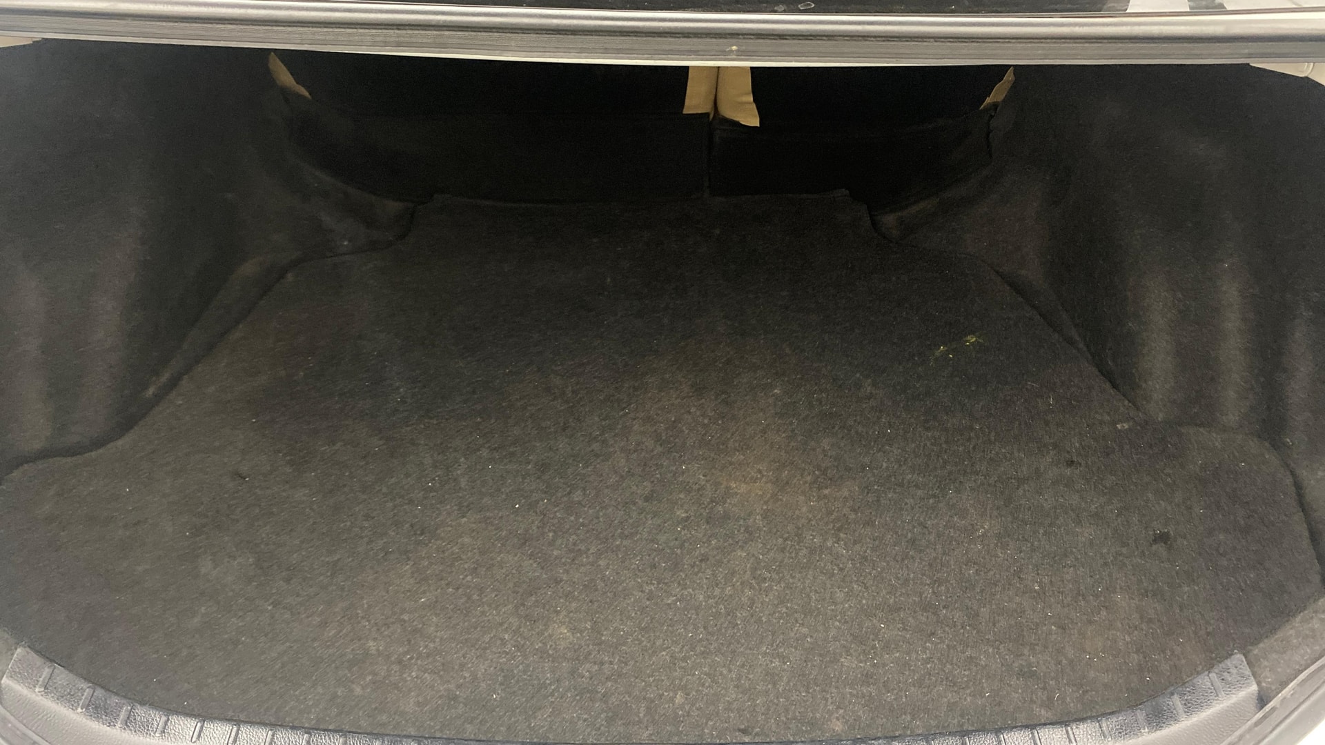 View 2015 Toyota Corolla Altis Diesel J Image 10 Used 2015 Toyota Corolla Altis Diesel J Image 10