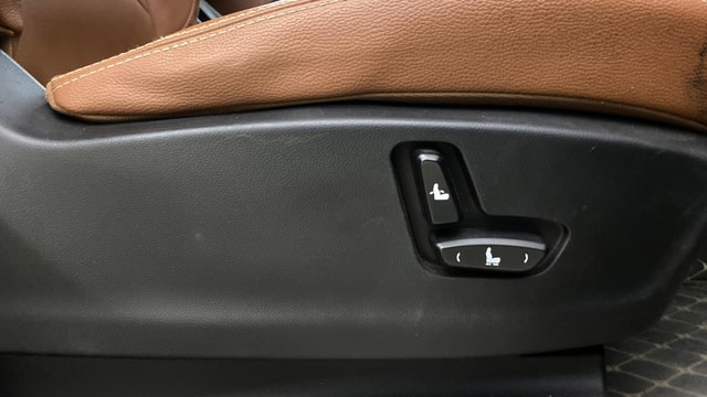 View MG Hector Plus Image 12 Used MG Hector Plus Image 12