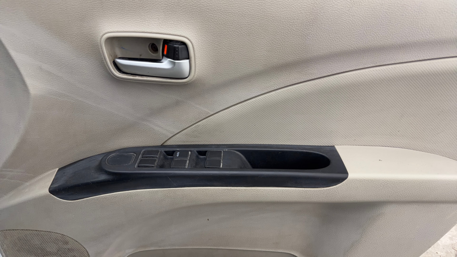View 2018 Maruti Suzuki 1000 Base Variant Image 32 Used 2018 Maruti Suzuki 1000 Base Variant Image 32