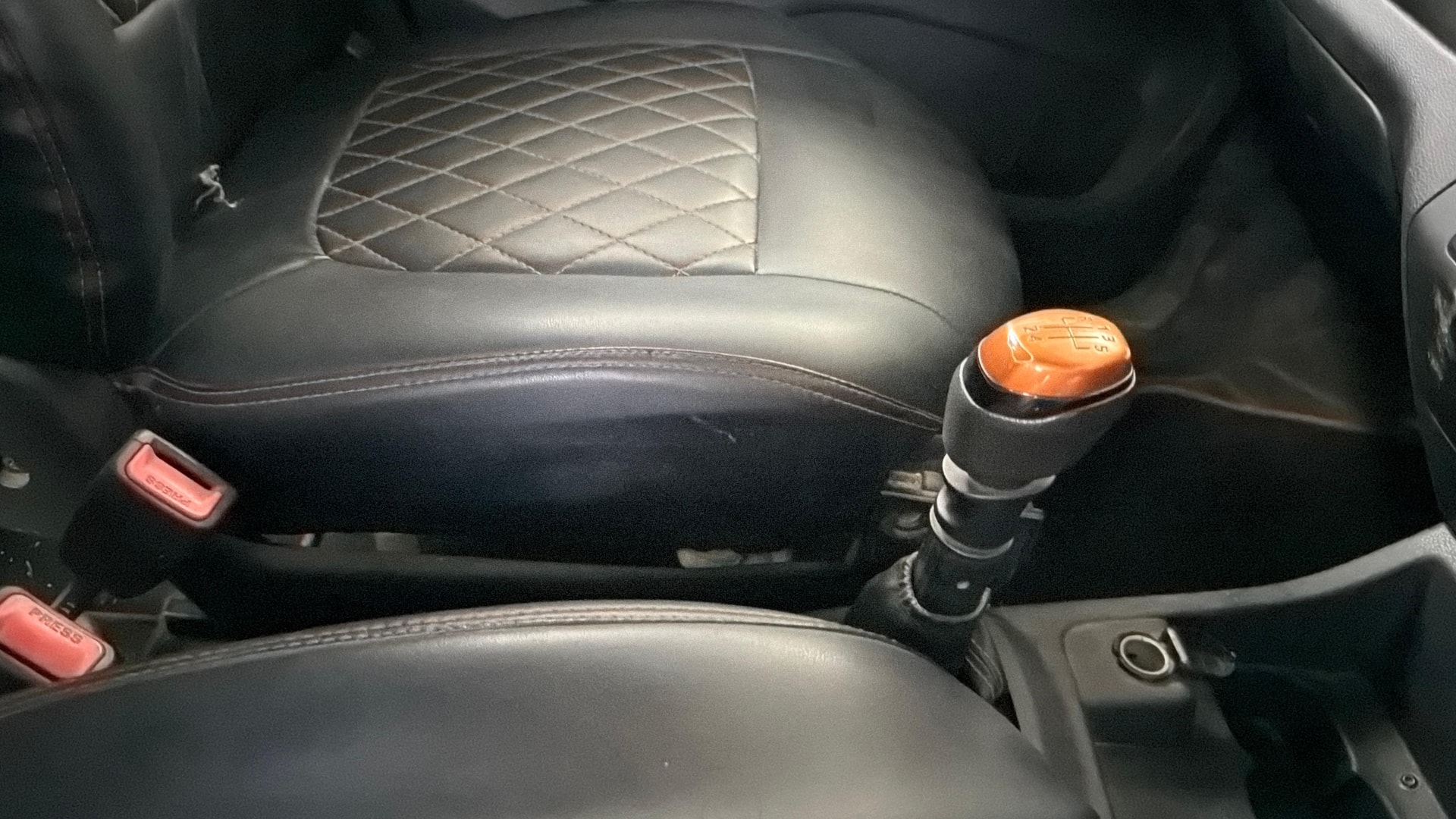 View 2017 Renault Kwid RXT 1.0 Driver Airbag Option Image 39 Used 2017 Renault Kwid RXT 1.0 Driver Airbag Option Image 39
