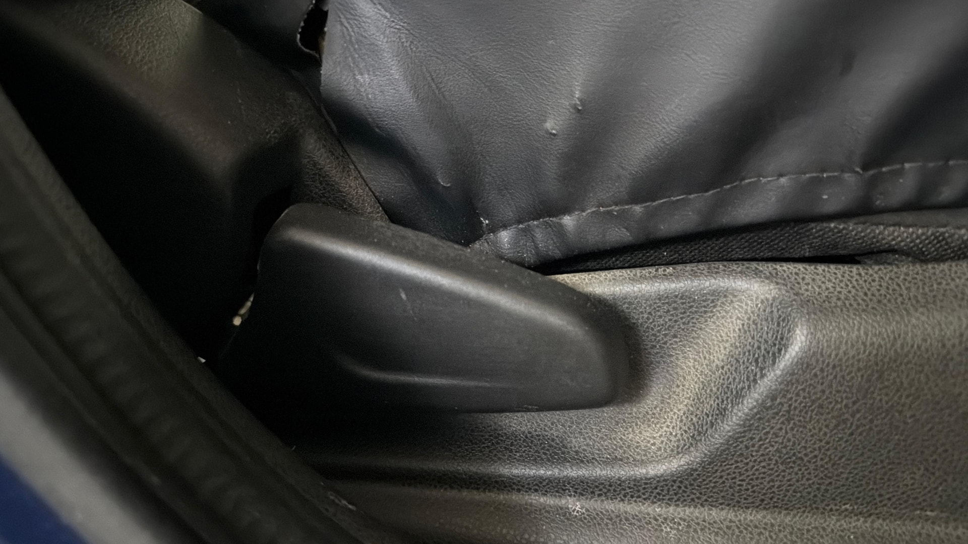 View 2017 Renault Kwid RXT 1.0 Driver Airbag Option Image 10 Used 2017 Renault Kwid RXT 1.0 Driver Airbag Option Image 10