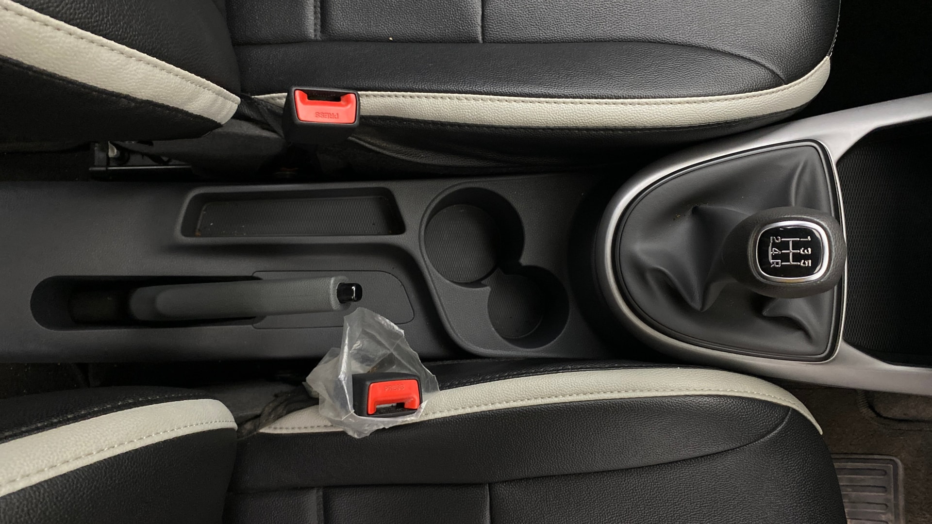 View 2022 Hyundai Grand i10 Nios Sportz Petrol Image 38 Used 2022 Hyundai Grand i10 Nios Sportz Petrol Image 38