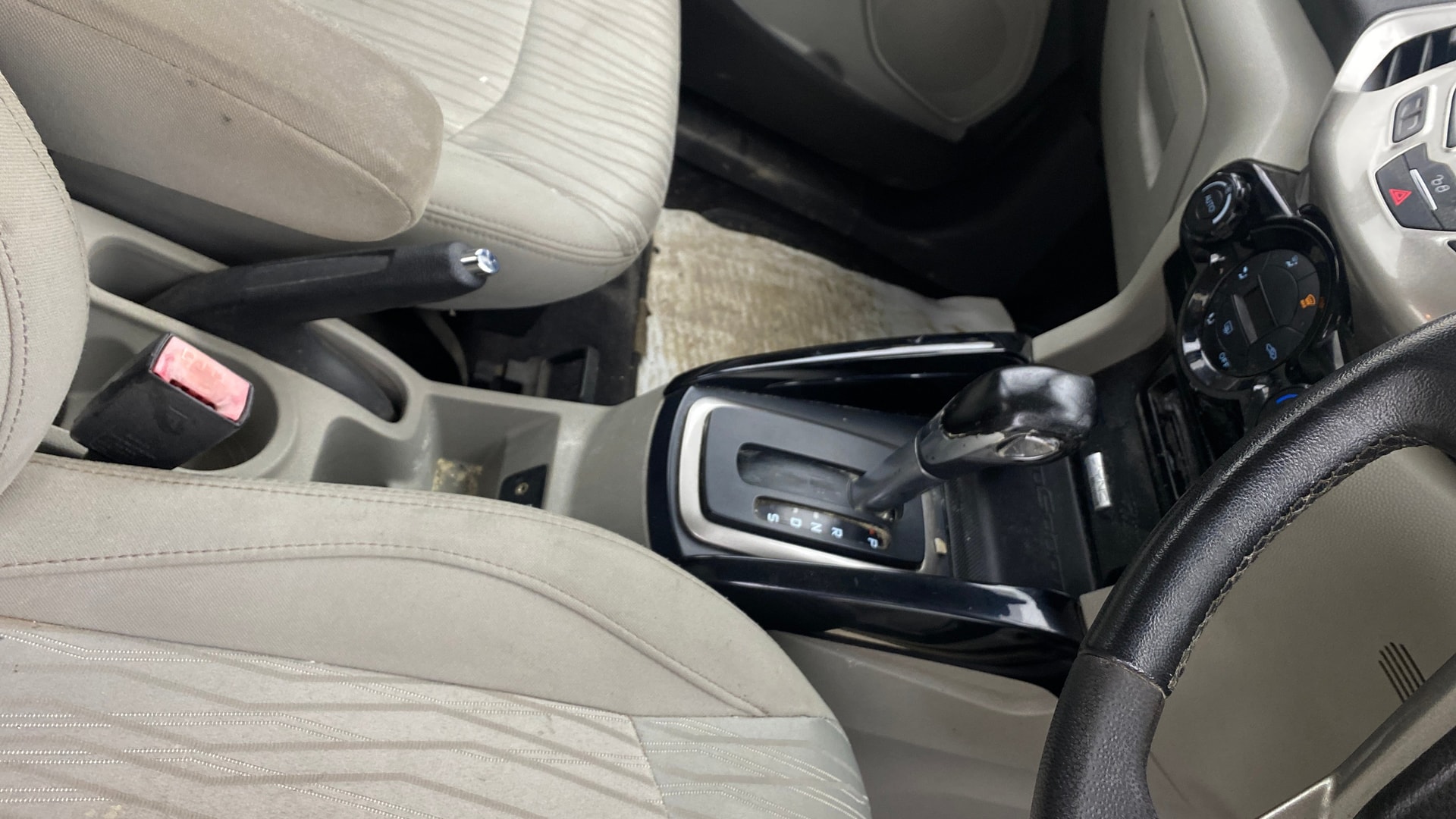 View 2014 Ford EcoSport 1.5 TDCi Diesel Ambiente BS IV Image 37 Used 2014 Ford EcoSport 1.5 TDCi Diesel Ambiente BS IV Image 37