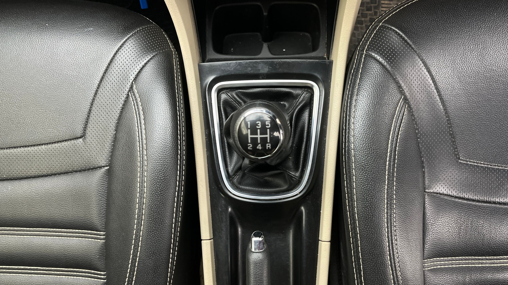 View 2016 Maruti Suzuki 1000 Base Variant Image 38 Used 2016 Maruti Suzuki 1000 Base Variant Image 38