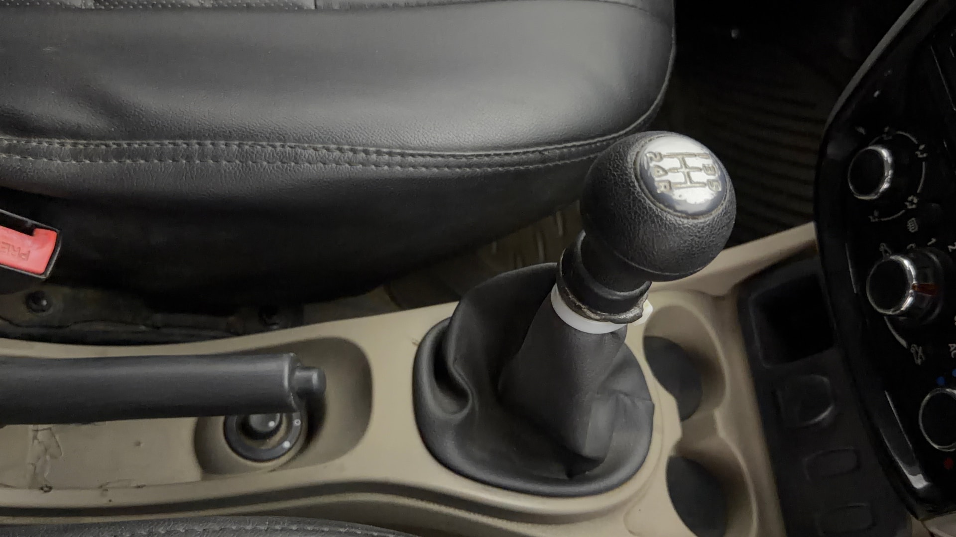View 2014 Nissan Terrano XL P Image 37 Used 2014 Nissan Terrano XL P Image 37