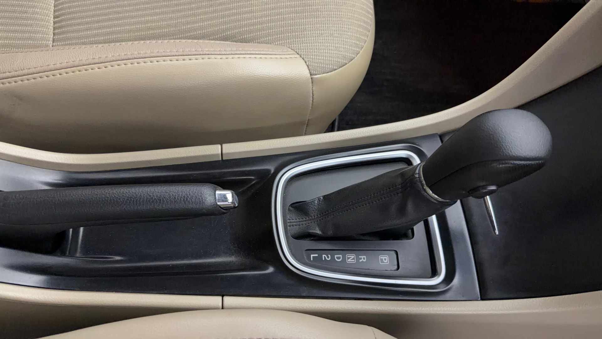 View 2018 Maruti Suzuki 1000 Base Variant Image 40 Used 2018 Maruti Suzuki 1000 Base Variant Image 40