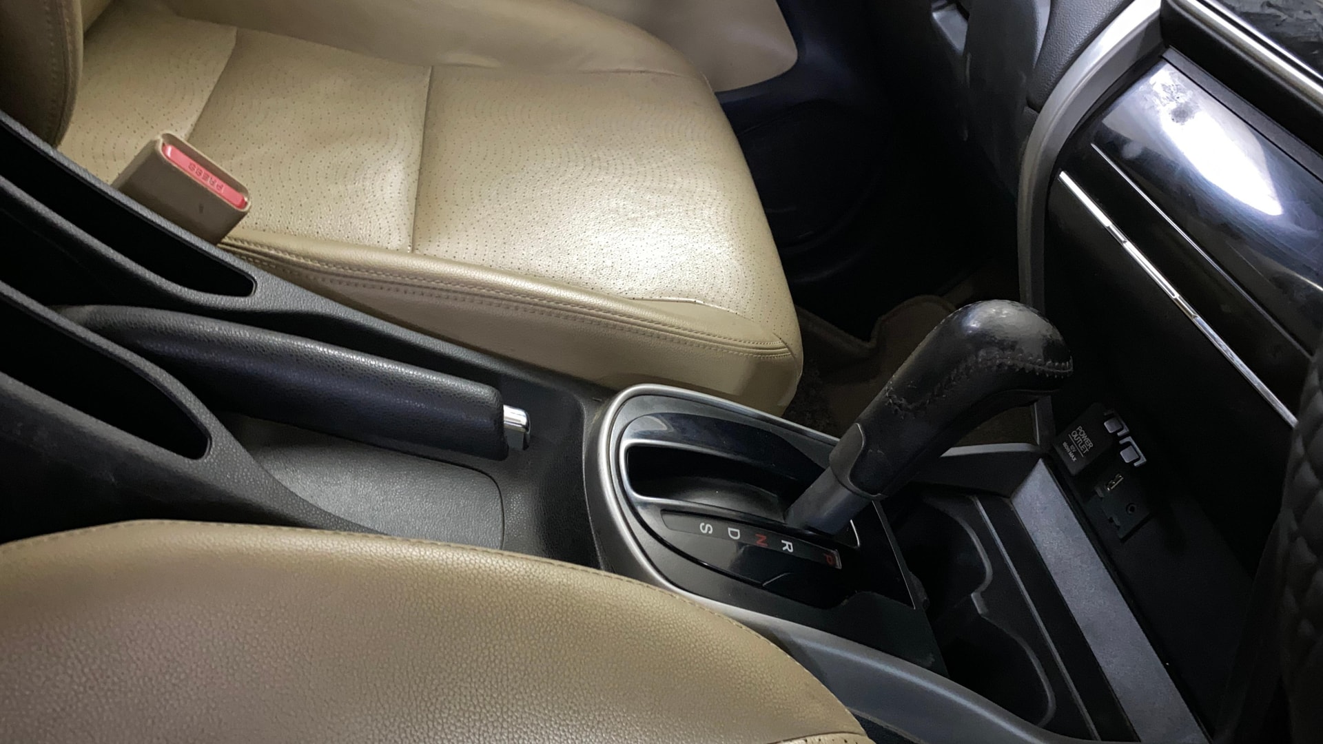 View 2016 Honda City ZX MT Diesel Anniversary Edition Image 42 Used 2016 Honda City ZX MT Diesel Anniversary Edition Image 42