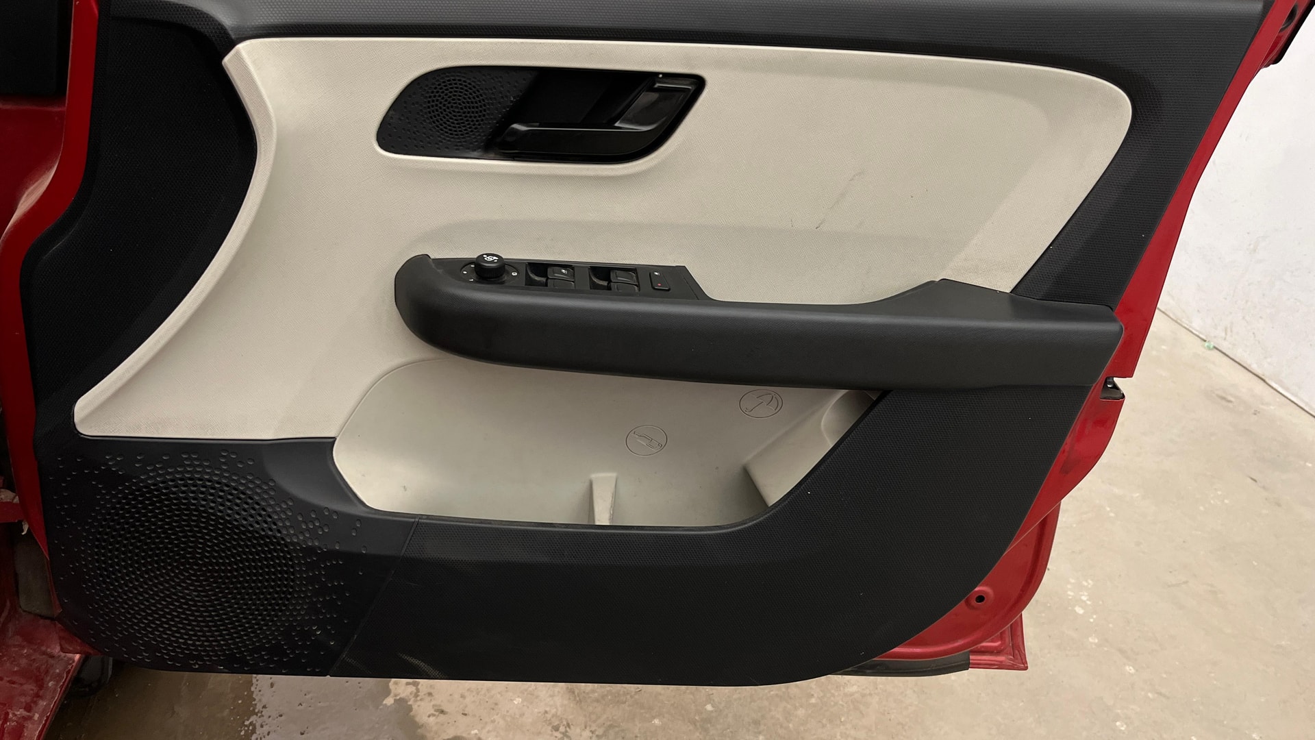 View 2022 Tata Altroz XT Petrol Image 34 Used 2022 Tata Altroz XT Petrol Image 34