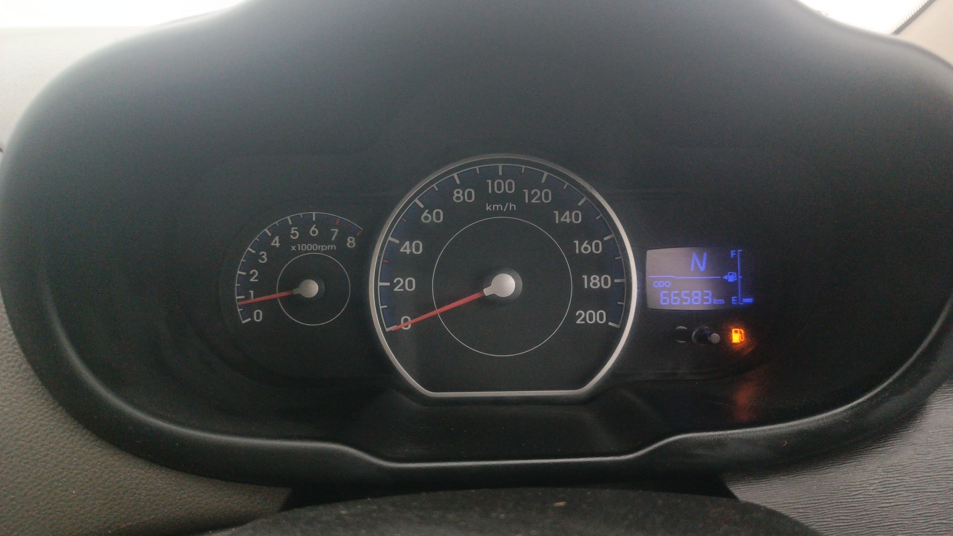View 2013 Hyundai i10 1.2 Sportz AT Image 34 Used 2013 Hyundai i10 1.2 Sportz AT Image 34