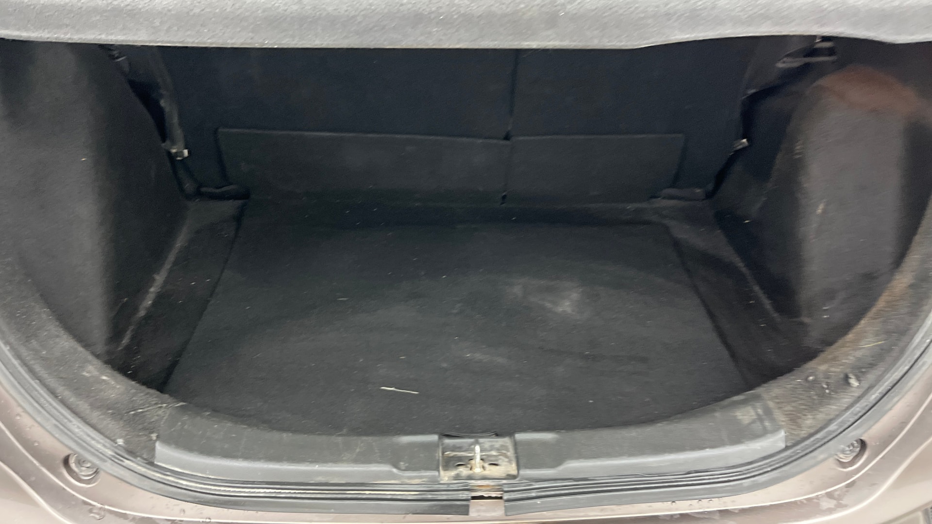 View 2017 Honda Jazz E MT Diesel Image 10 Used 2017 Honda Jazz E MT Diesel Image 10