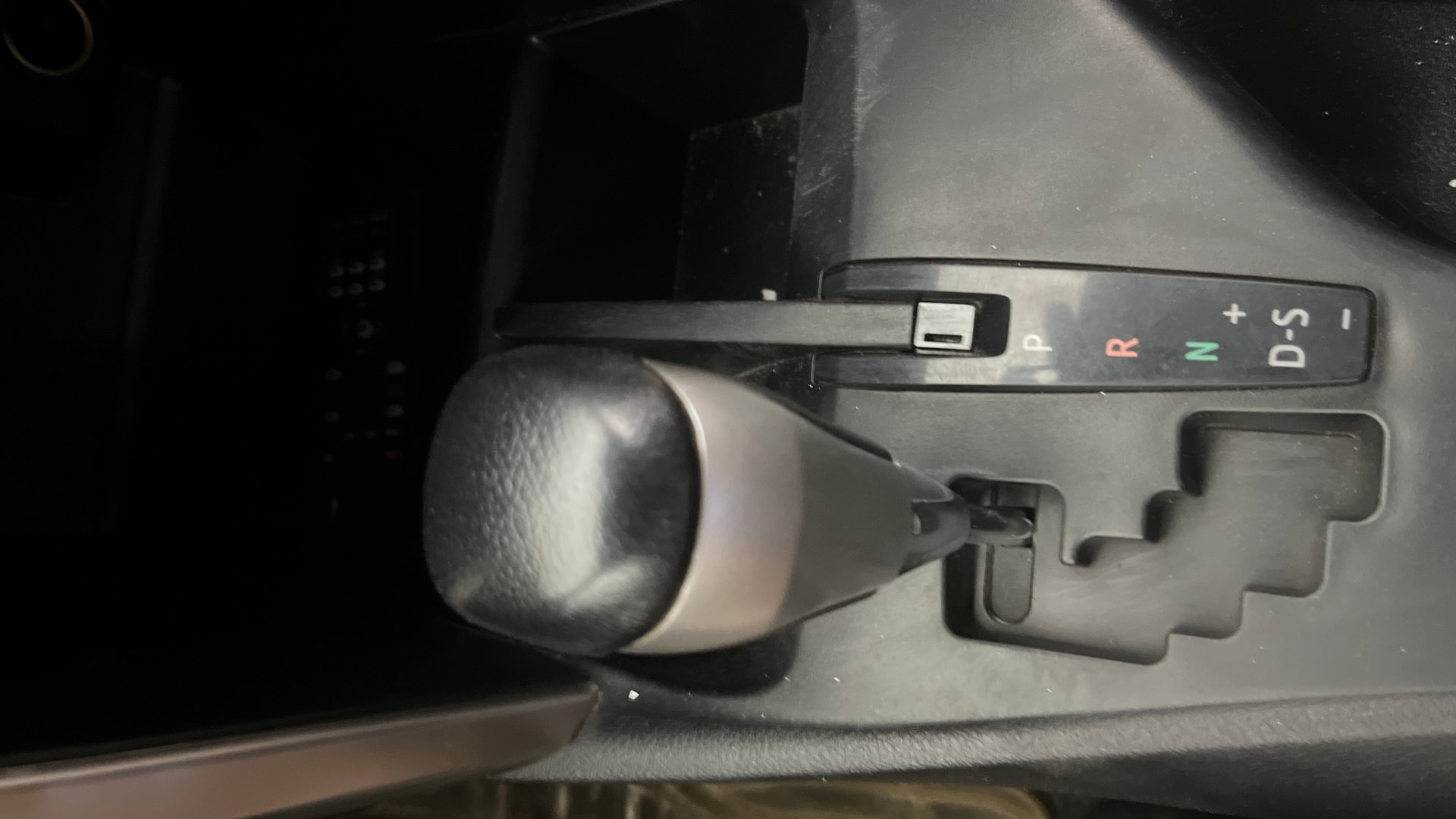 View 2019 Toyota Innova Crysta 2.7 ZX AT 7-Seater BS IV Image 43 Used 2019 Toyota Innova Crysta 2.7 ZX AT 7-Seater BS IV Image 43