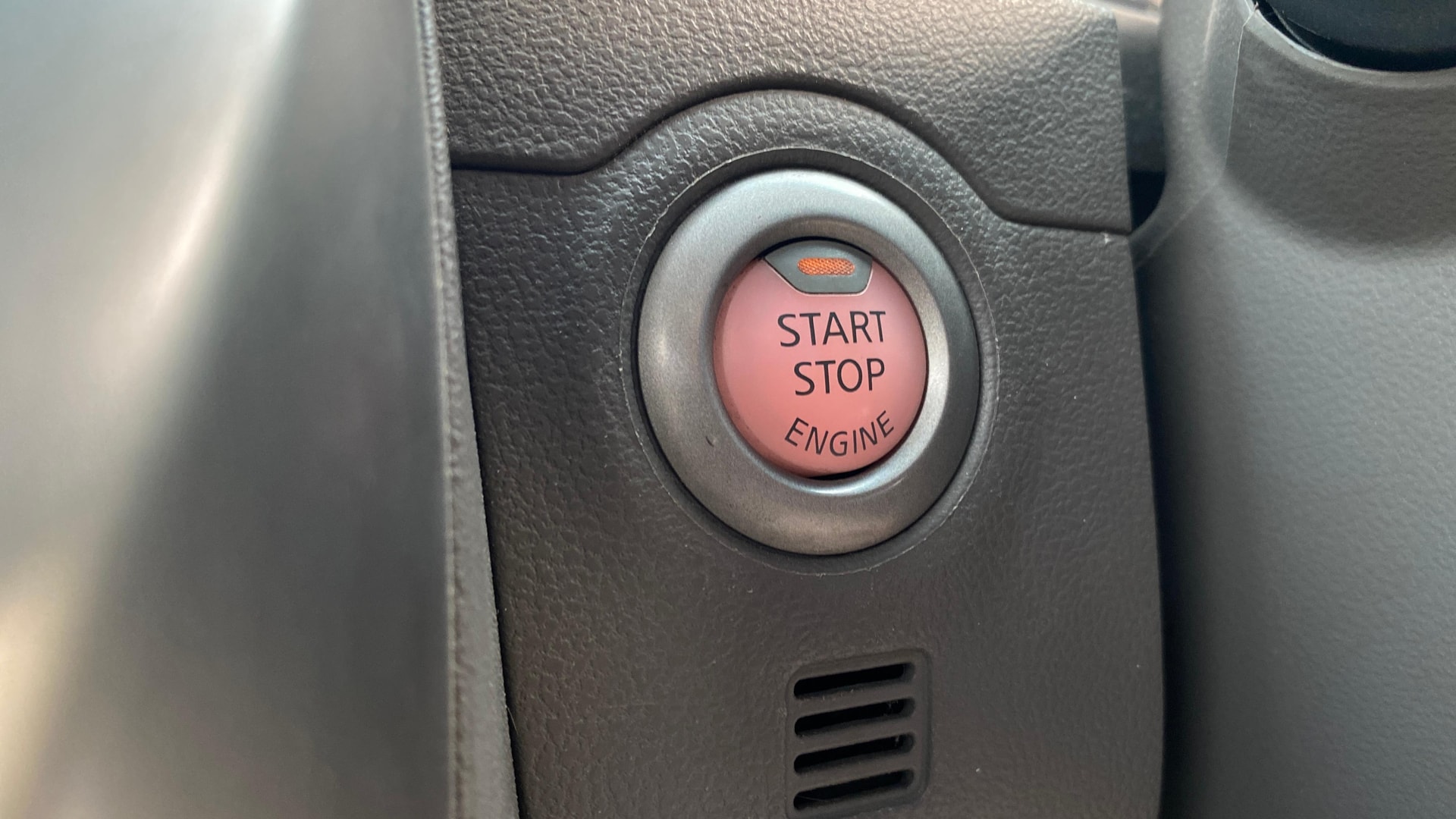 View 2016 Nissan Micra XV (CVT) Image 34 Used 2016 Nissan Micra XV (CVT) Image 34