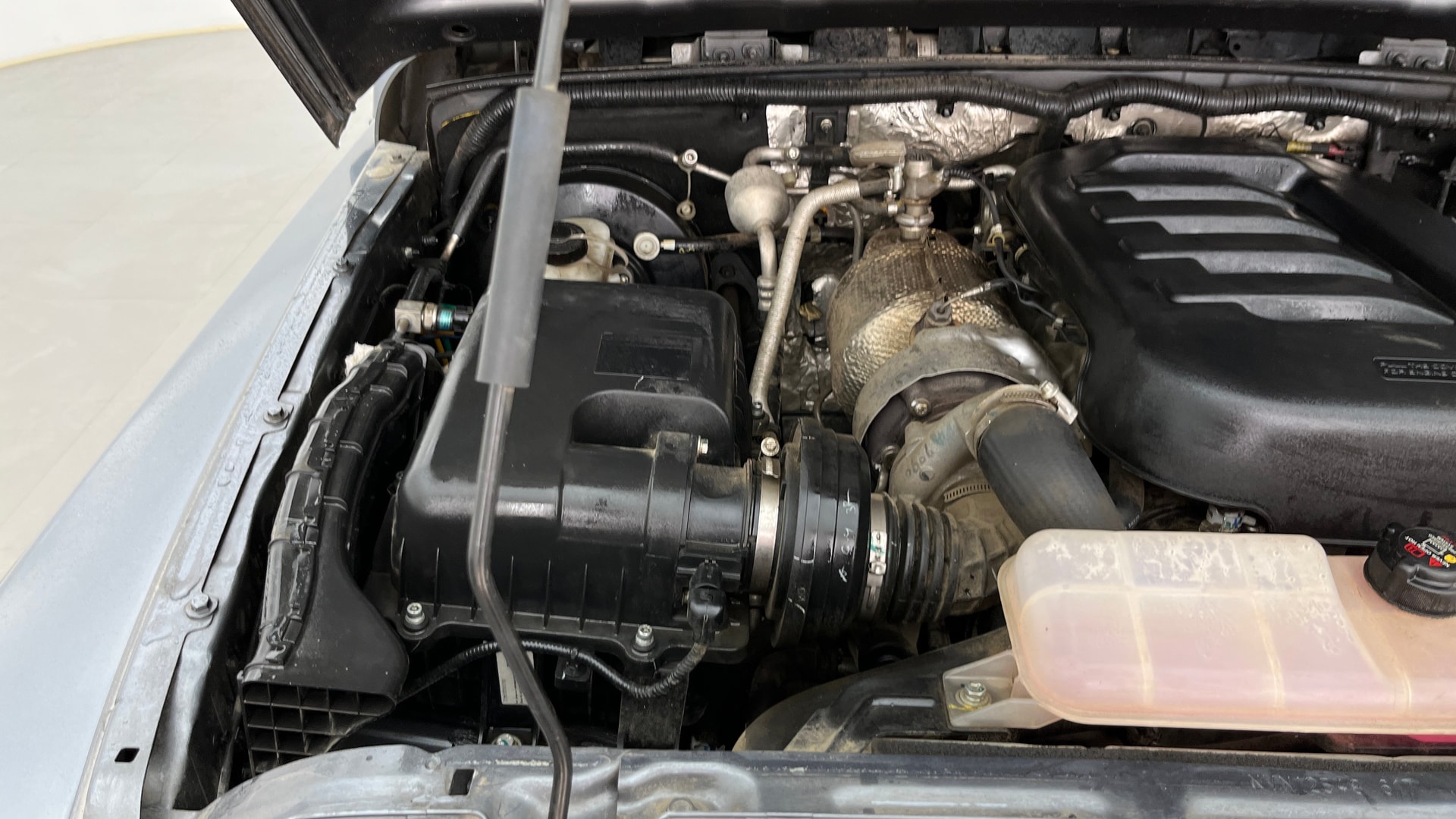 View 2022 Mahindra Thar AX Standard Manual Soft Top 6 Seater Image 4 Used 2022 Mahindra Thar AX Standard Manual Soft Top 6 Seater Image 4