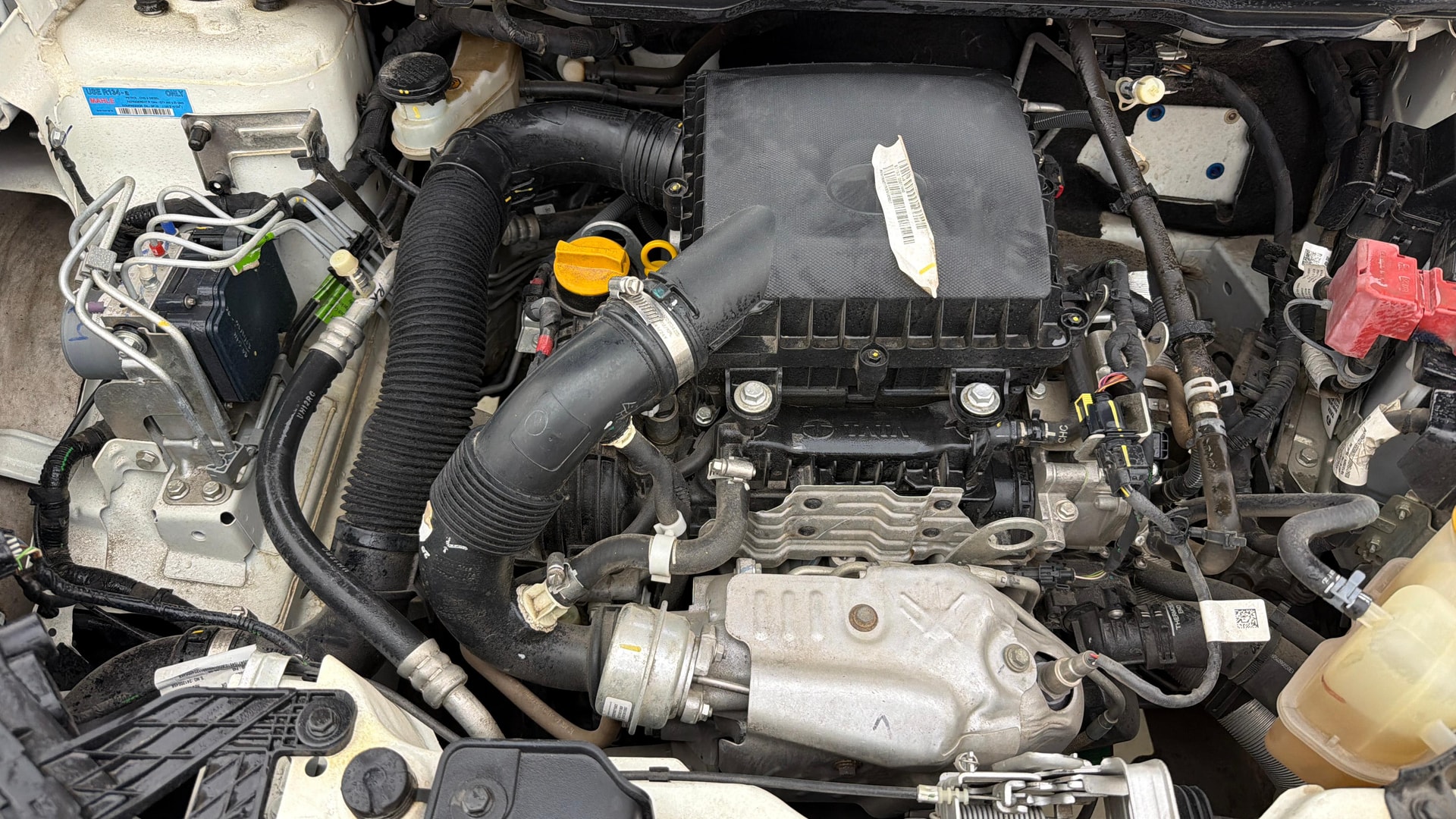 View 2025 Tata Curvv Smart 1.2 Revotron Petrol 6MT Image 25 Used 2025 Tata Curvv Smart 1.2 Revotron Petrol 6MT Image 25
