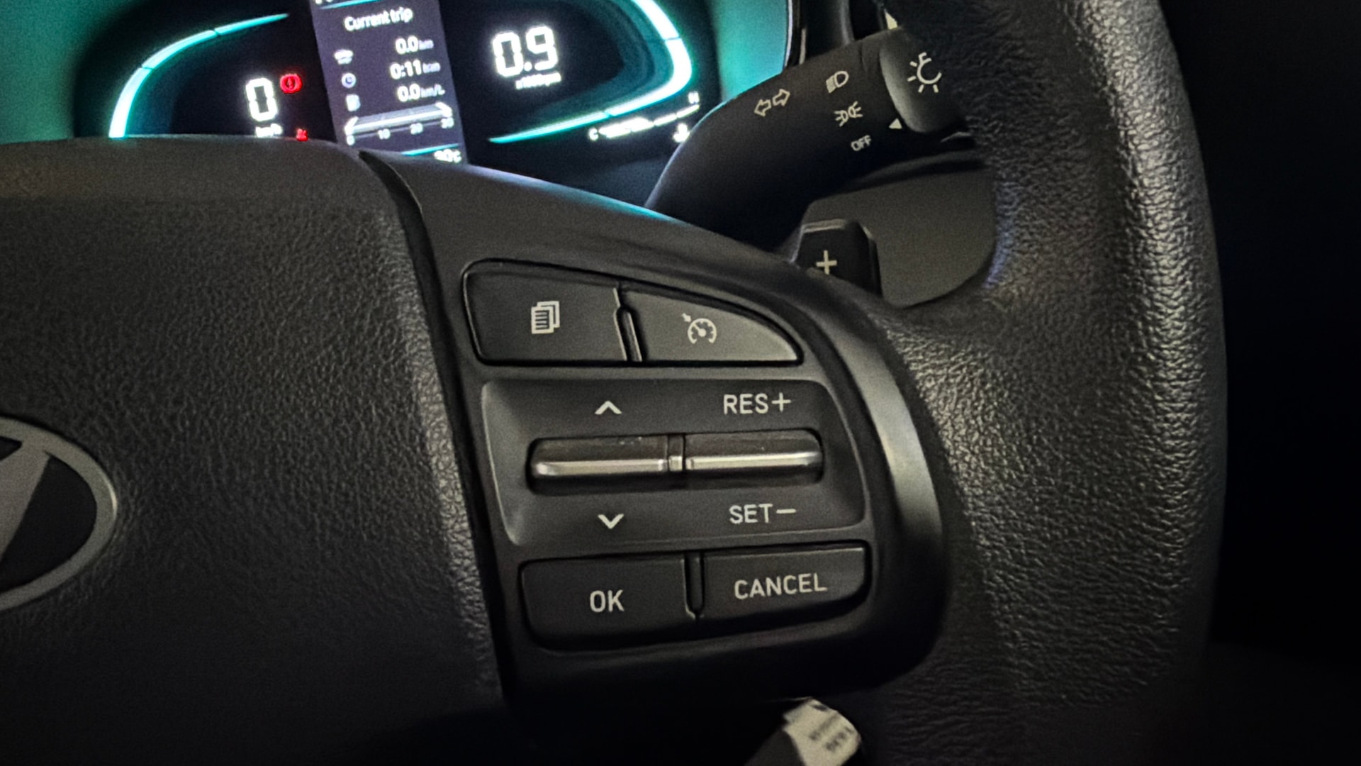 View 2024 Hyundai Exter 1.2 AMT Kappa SX Dual Tone Image 3 Used 2024 Hyundai Exter 1.2 AMT Kappa SX Dual Tone Image 3