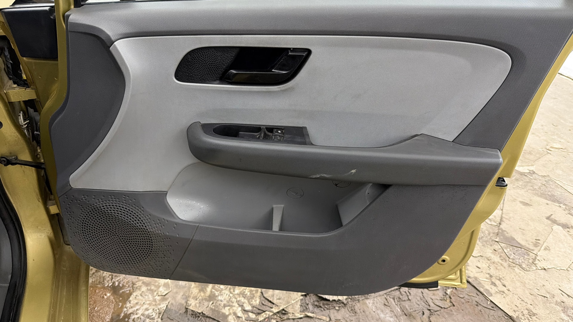 View 2020 Tata Altroz XE Petrol Image 33 Used 2020 Tata Altroz XE Petrol Image 33