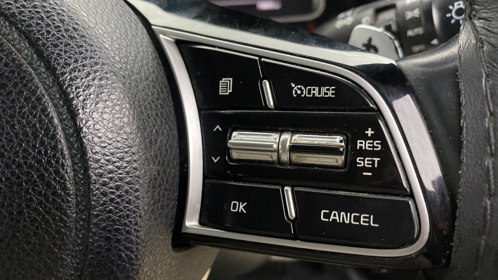 View 2022 Kia Sonet HTX AT Diesel Image 3 Used 2022 Kia Sonet HTX AT Diesel Image 3