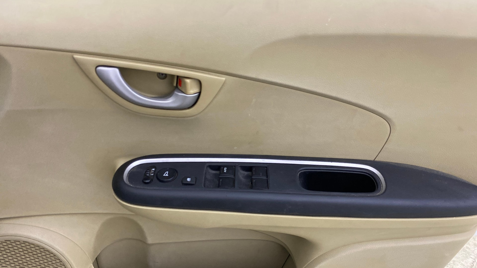 View 2017 Honda Amaze E MT Petrol BS IV Image 32 Used 2017 Honda Amaze E MT Petrol BS IV Image 32