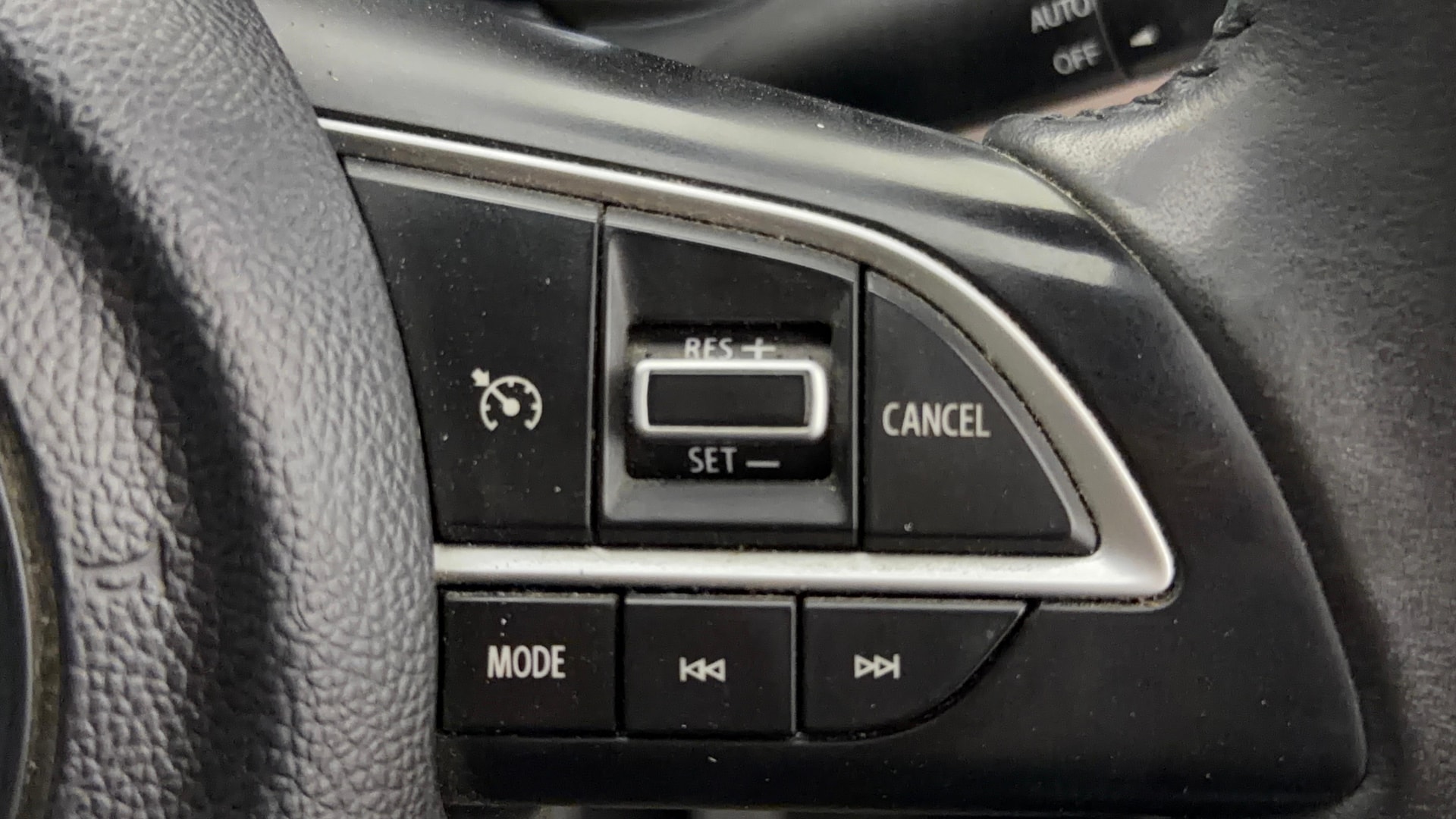 View 2024 Toyota Urban Cruiser Hyryder V e-Drive 2WD HYBRID Image 3 Used 2024 Toyota Urban Cruiser Hyryder V e-Drive 2WD HYBRID Image 3