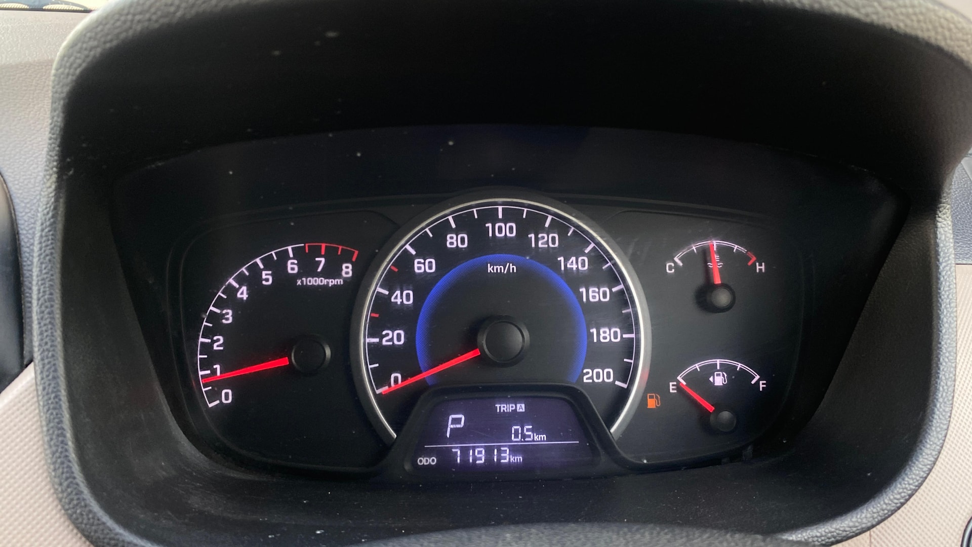 View 2014 Hyundai Grand i10 Asta AT 1.2 Kappa VTVT Image 34 Used 2014 Hyundai Grand i10 Asta AT 1.2 Kappa VTVT Image 34