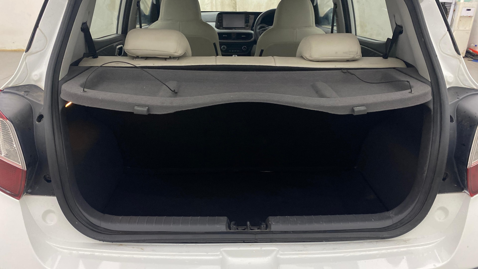 View 2022 Hyundai Grand i10 Nios Asta Petrol AMT Image 10 Used 2022 Hyundai Grand i10 Nios Asta Petrol AMT Image 10