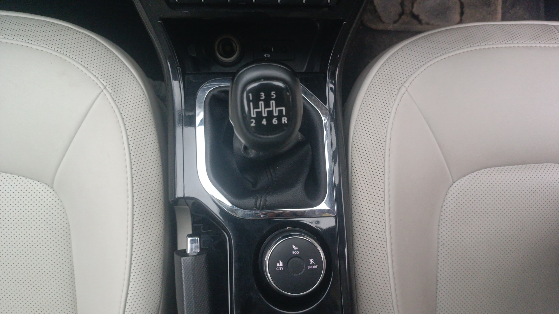 View 2022 Tata Nexon Revotron XE Image 43 Used 2022 Tata Nexon Revotron XE Image 43