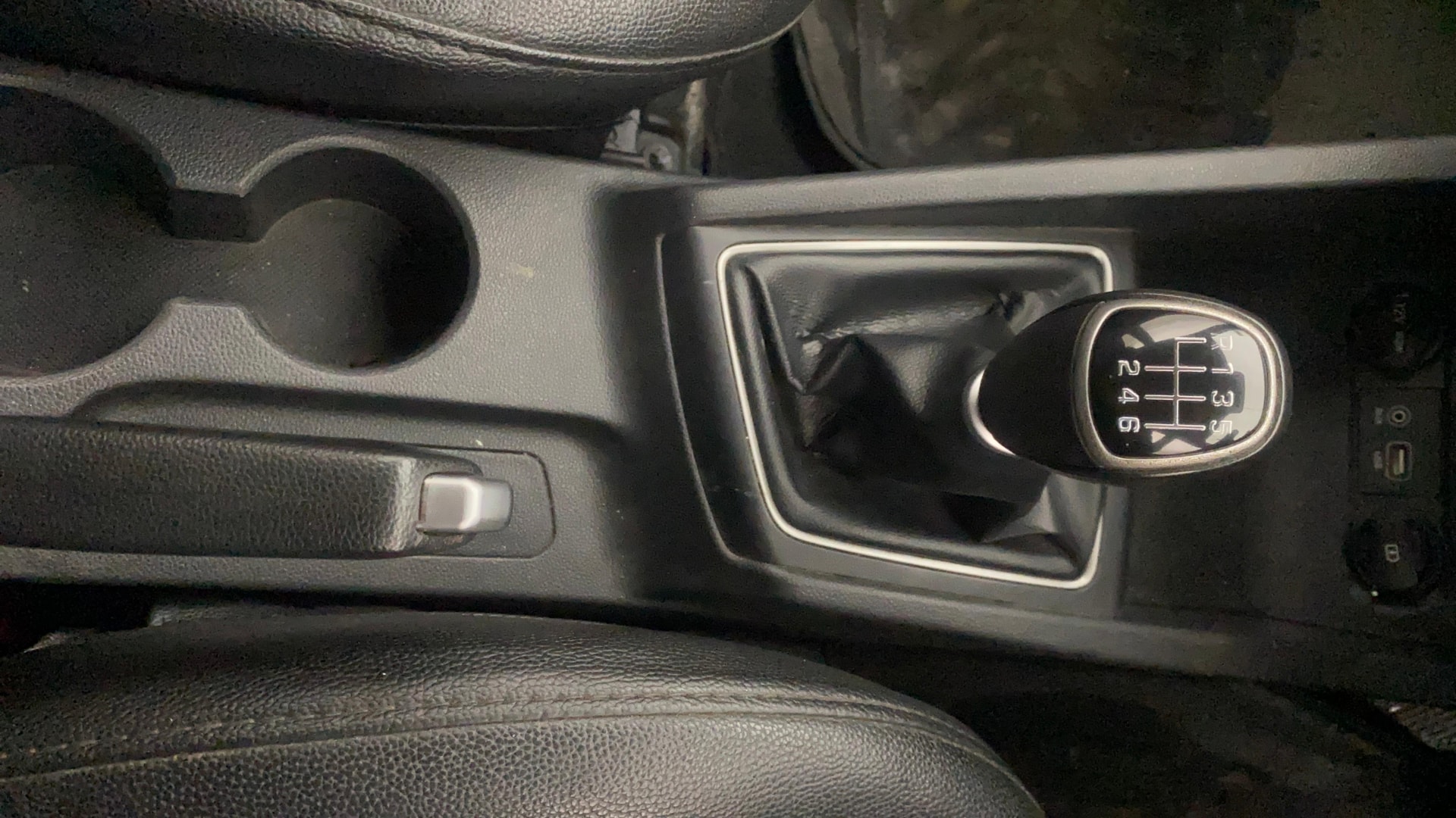 View 2018 Hyundai Elite i20 1.4 Asta Diesel Image 38 Used 2018 Hyundai Elite i20 1.4 Asta Diesel Image 38