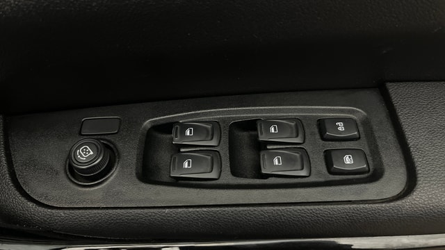 View Mahindra XUV700 Image 39 Used Mahindra XUV700 Image 39