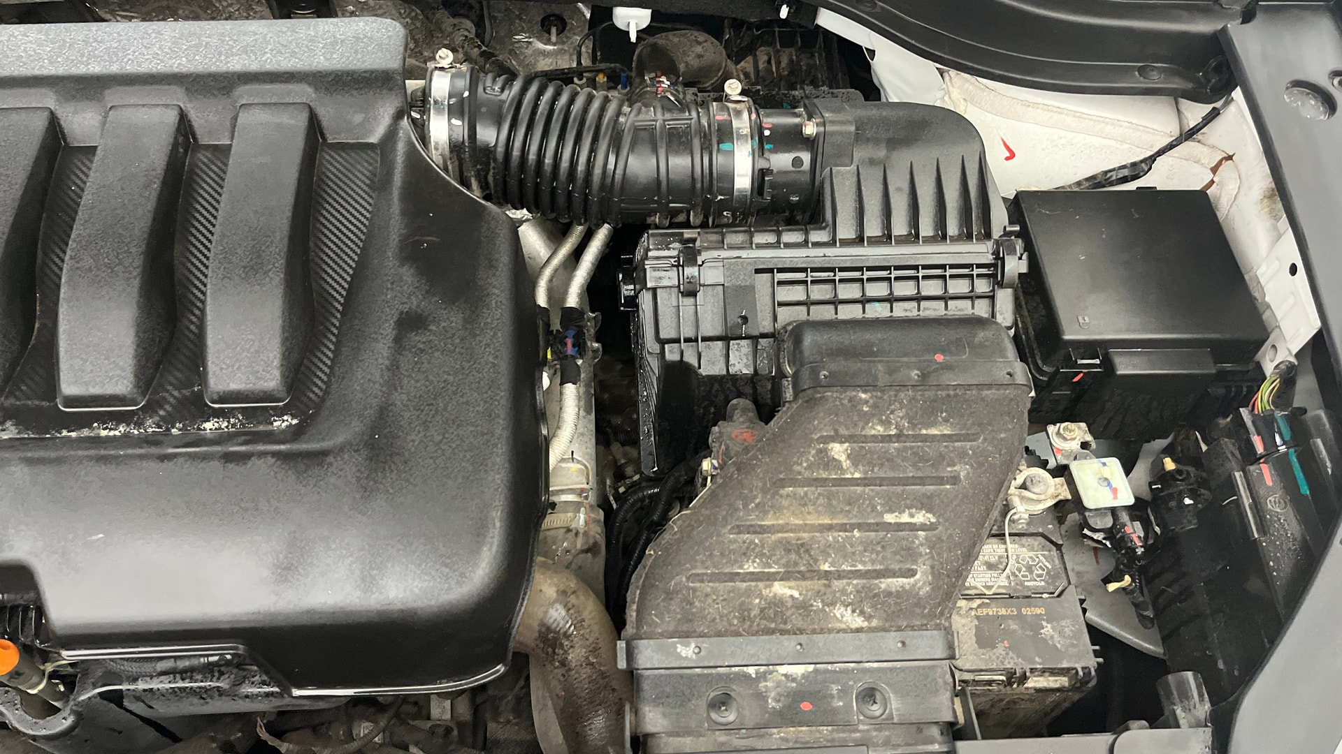 View 2023 Mahindra XUV700 MX Petrol 5 STR Image 29 Used 2023 Mahindra XUV700 MX Petrol 5 STR Image 29