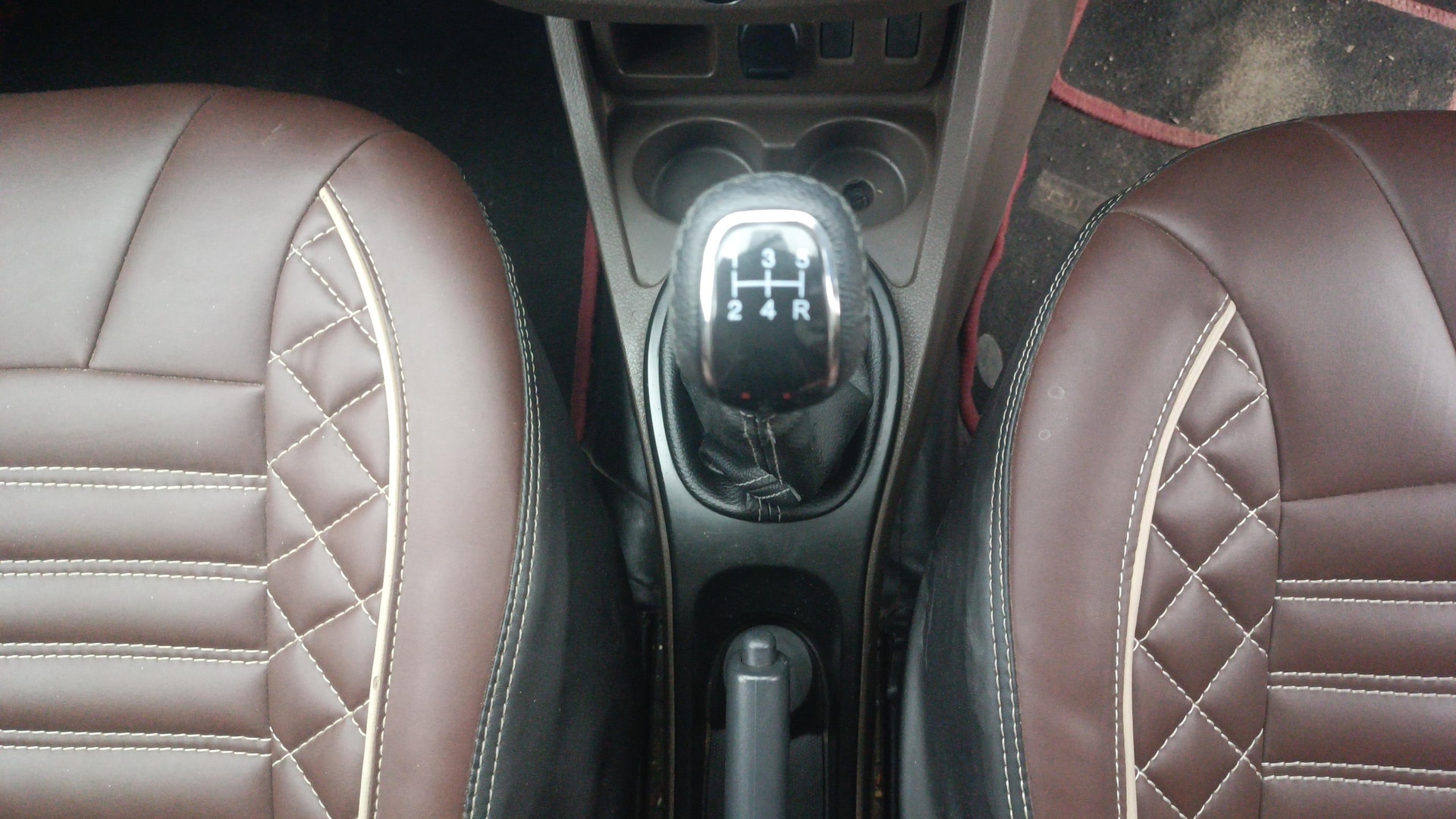 View 2018 Renault Duster Petrol RXE BS IV Image 38 Used 2018 Renault Duster Petrol RXE BS IV Image 38