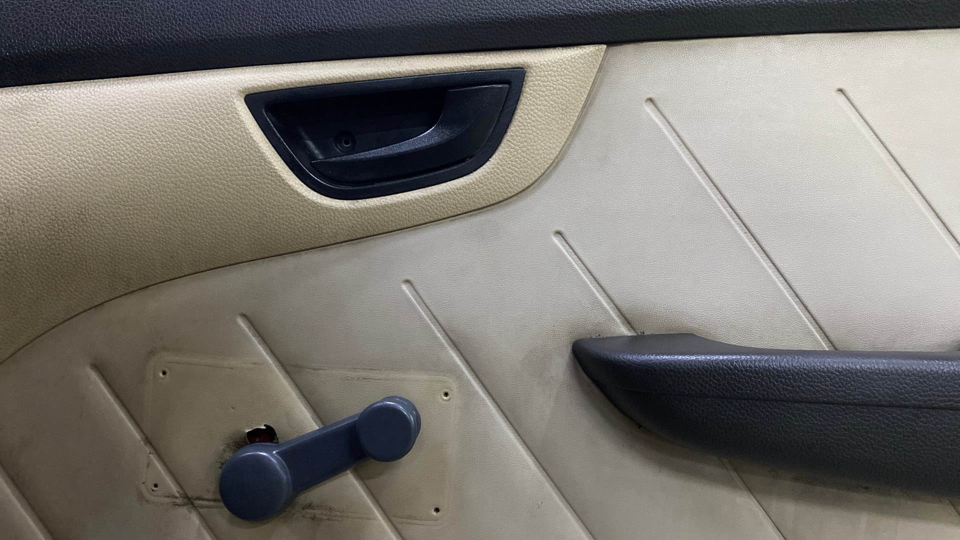 View 2015 Hyundai EON D-Lite Plus Image 33 Used 2015 Hyundai EON D-Lite Plus Image 33