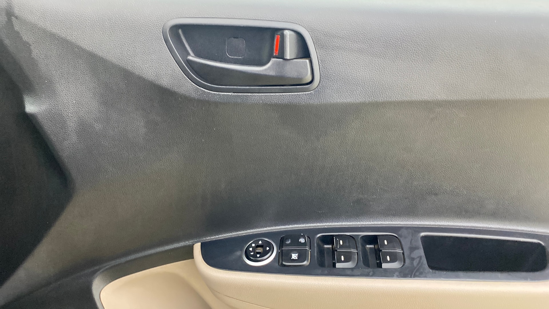 View 2015 Hyundai Grand i10 Magna 1.2 Kappa VTVT Image 32 Used 2015 Hyundai Grand i10 Magna 1.2 Kappa VTVT Image 32
